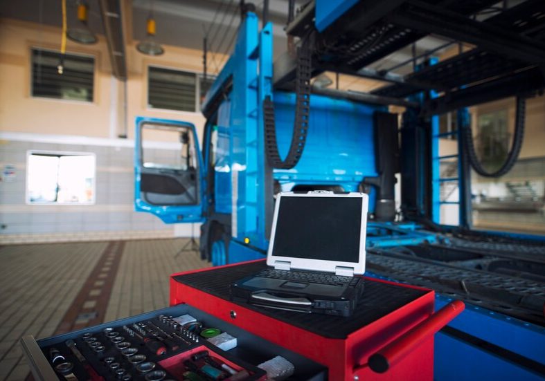 interior_taller_camion interior_taller_camion